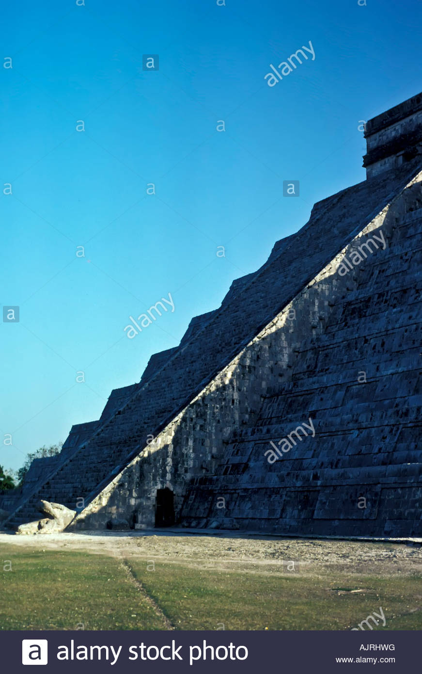 chichen itza mayan ruins